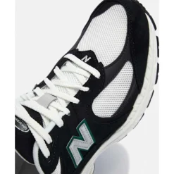 Clearance New Balance Adults 2002R Trainers Black