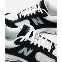 Clearance New Balance Adults 2002R Trainers Black