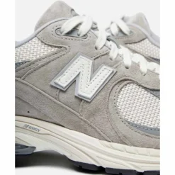 Hot New Balance Adults 2002R Trainers Brown