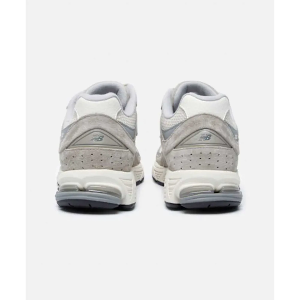 Hot New Balance Adults 2002R Trainers Brown
