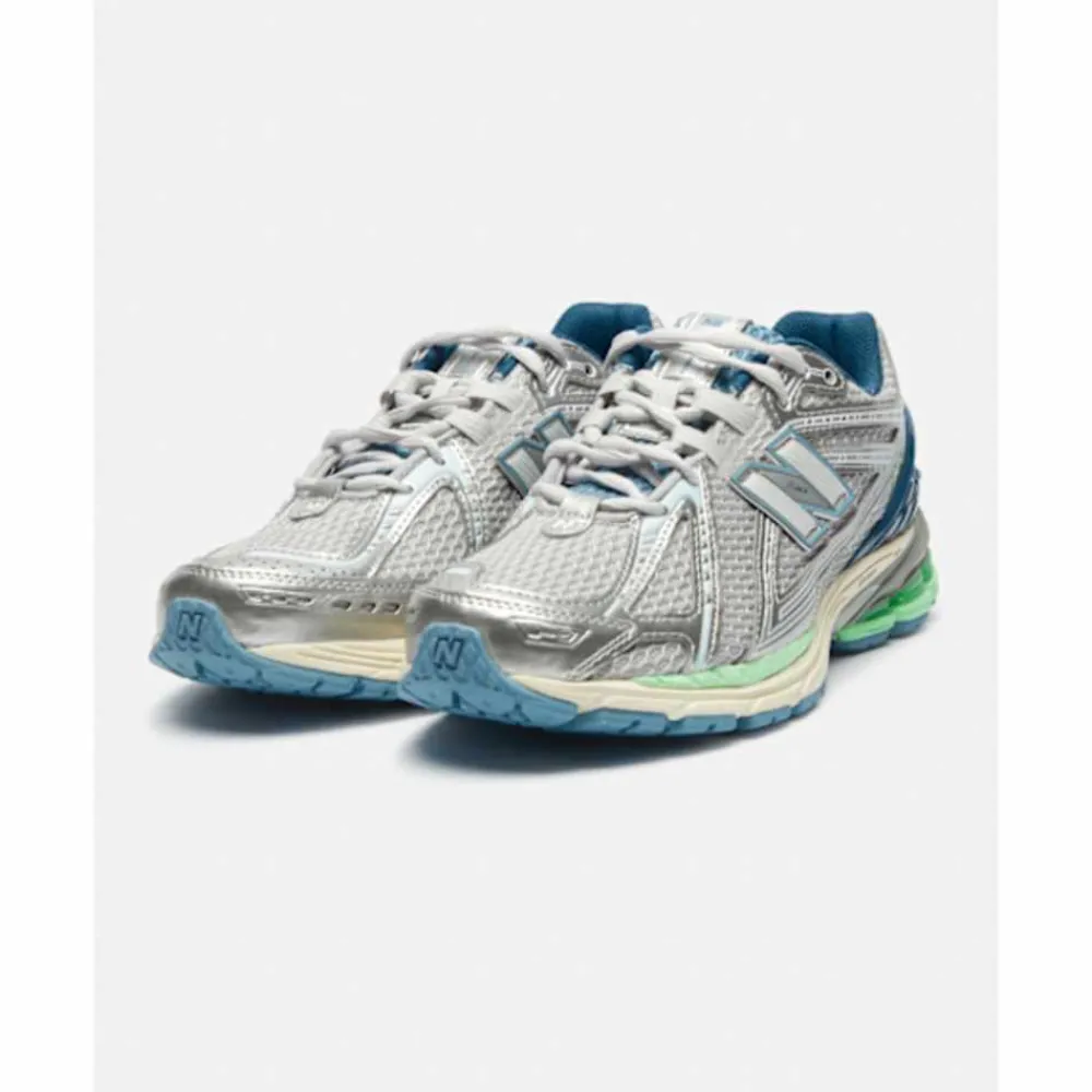 Sale New Balance Adults 1906R Trainers Grey