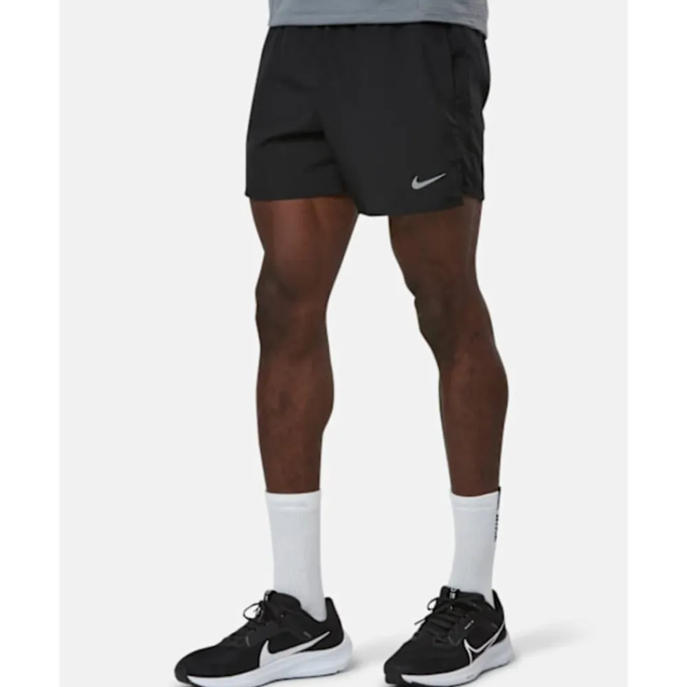 New Nike Mens Challenger 5 Inch Shorts Black