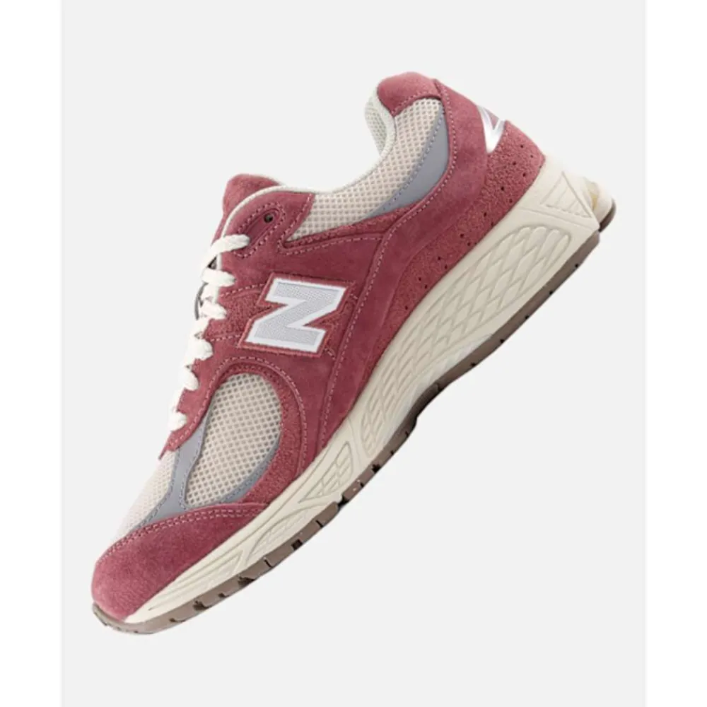 Discount New Balance Mens 2002R Trainers Pink