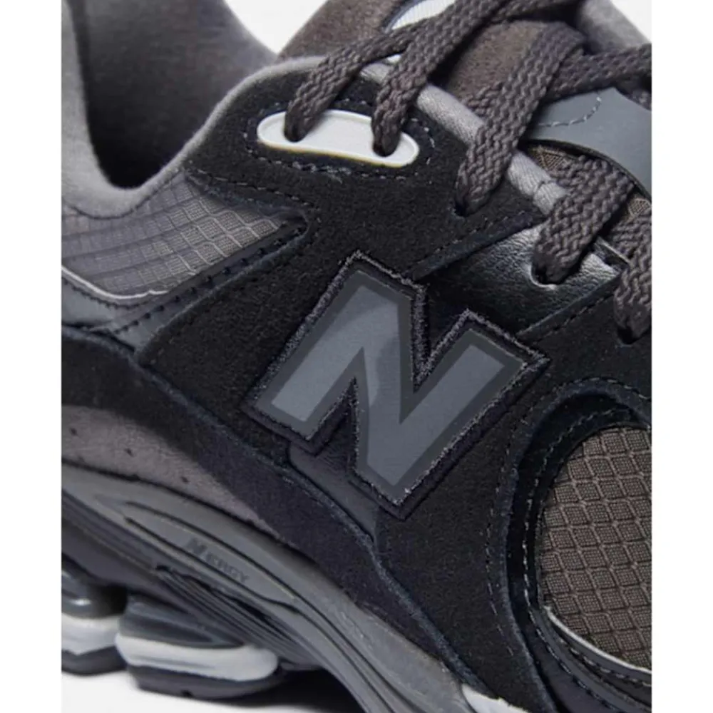 Outlet New Balance Mens 2002R Trainers Black