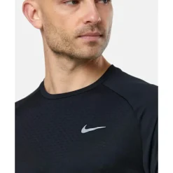 New Nike Mens Stride T-Shirt Black