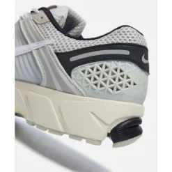 Outlet Nike Mens Vomero 5 White