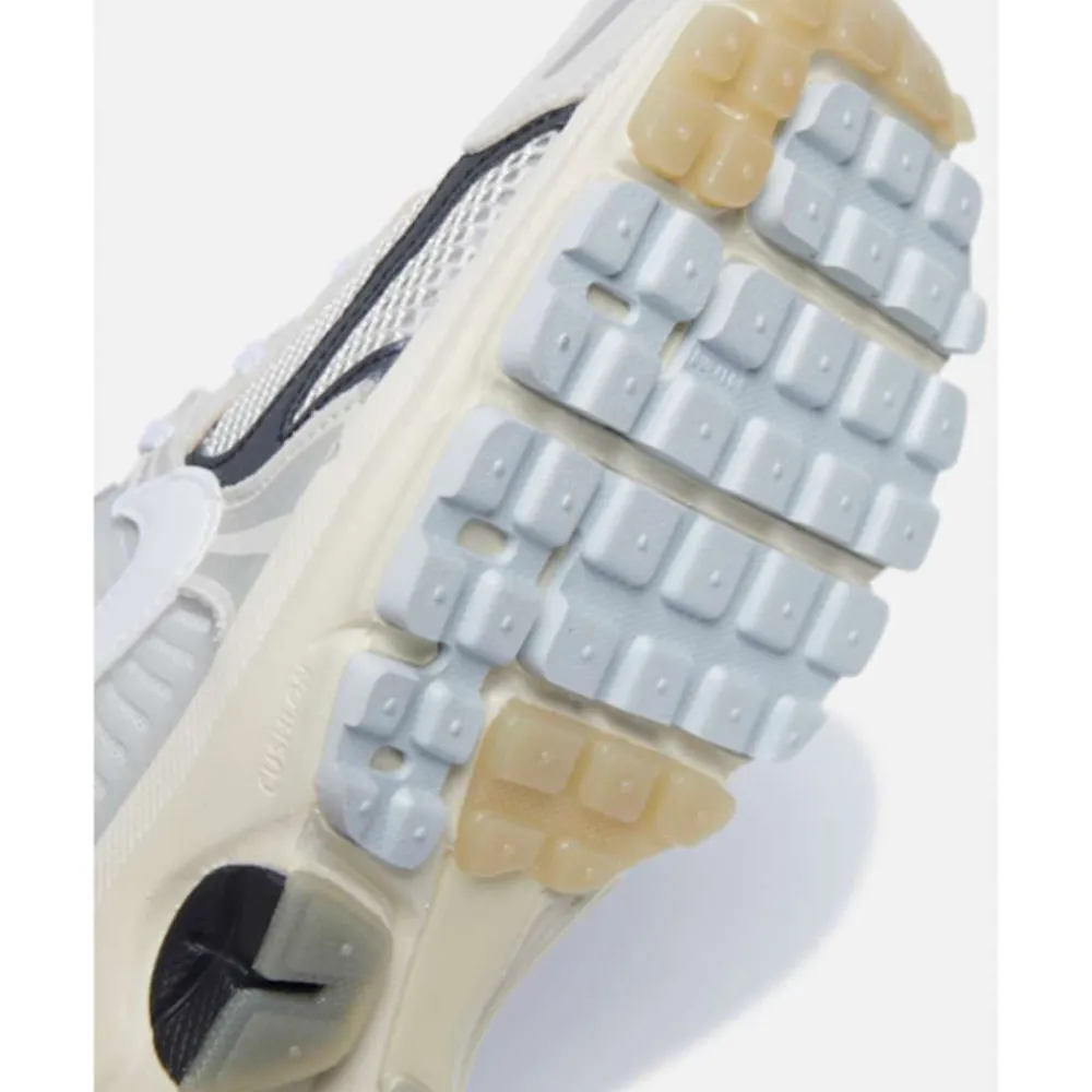 Outlet Nike Mens Vomero 5 White
