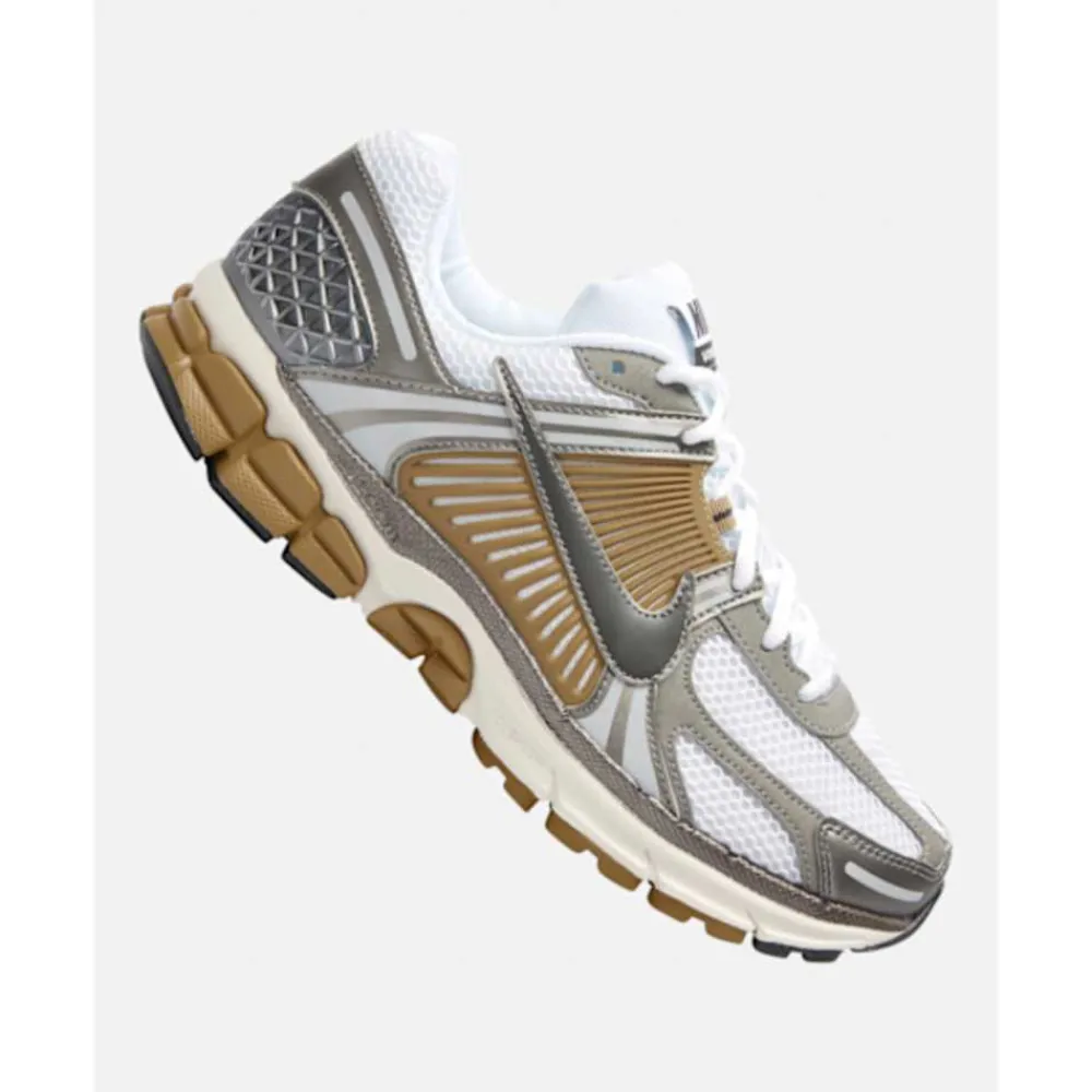 Clearance Nike Mens Zoom Vomero 5 Gold
