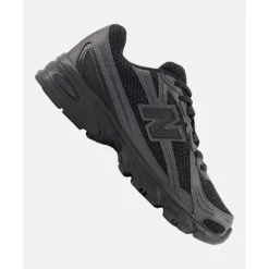 Discount New Balance Older Kids 740 Trainers Black