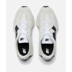 Online New Balance Older Kids 327 Trainers Black