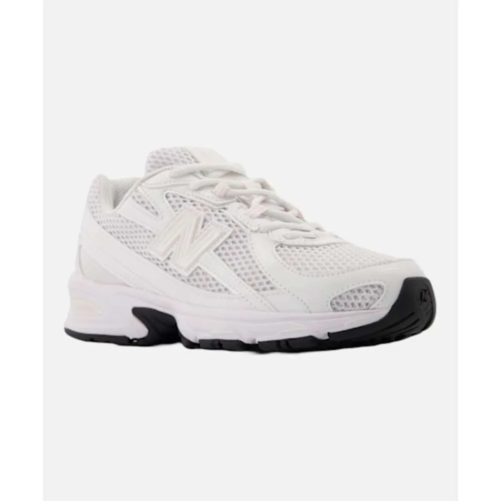Sale New Balance Older Kids 740 Trainers White