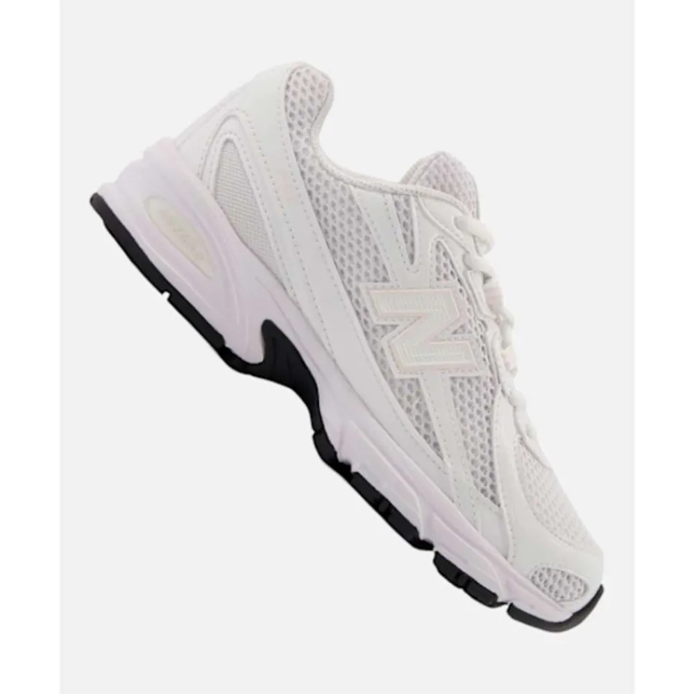 Sale New Balance Older Kids 740 Trainers White