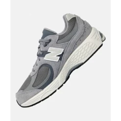 New New Balance Older Kids 2002R Trainers Cream