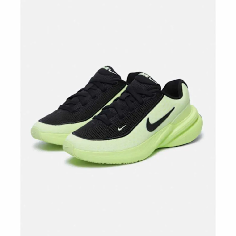 Discount Nike Older Kids Uplift SC Yellow