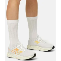Hot New Balance Womens Propel V5 White