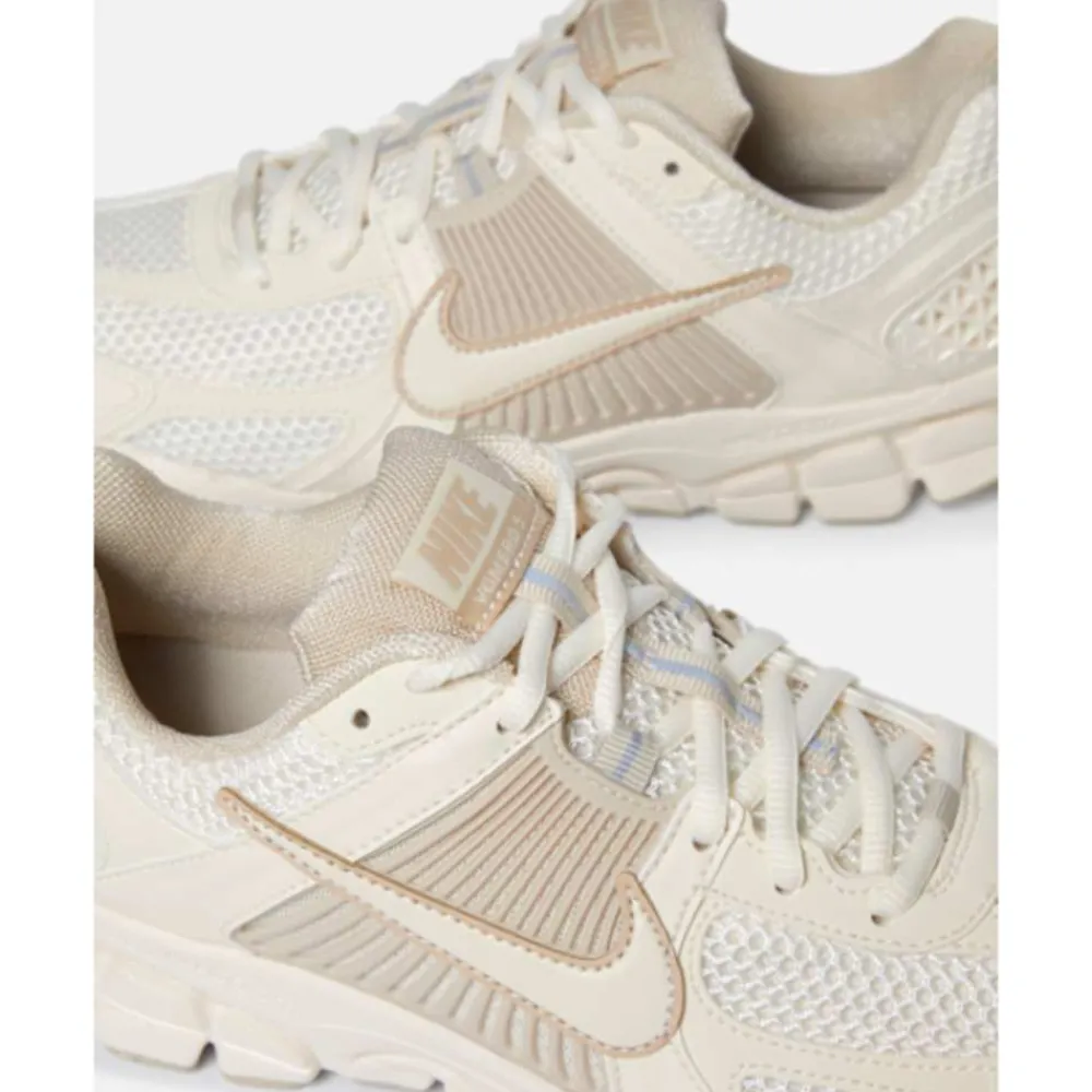 Discount Nike Womens Zoom Vomero 5 Cream