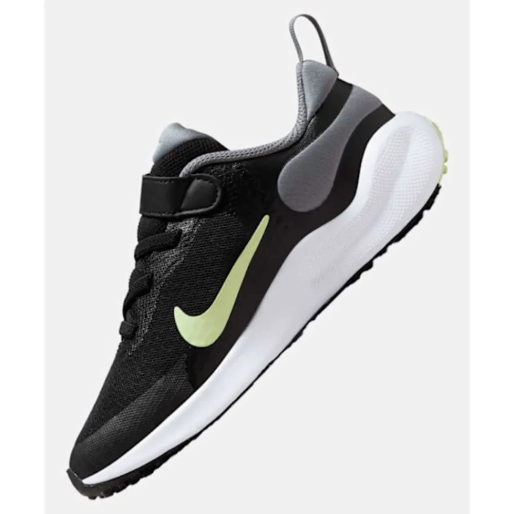 Best Nike Younger Kids Revolution 7 Black